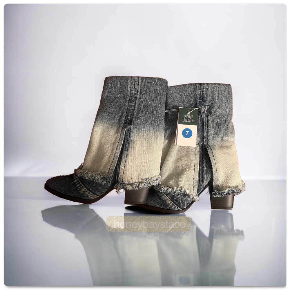 (NWT) (NVR WRN) Wild Fable Faded Denim Low Calf Fold Over Boots.